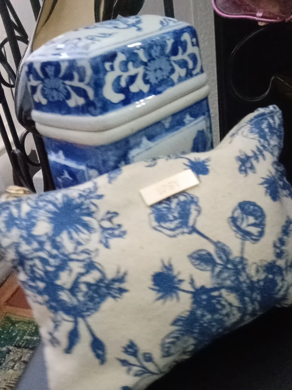 Ipsy Glam Bag – Blue & White Floral Toile Cosmetic PouchIpsy branded